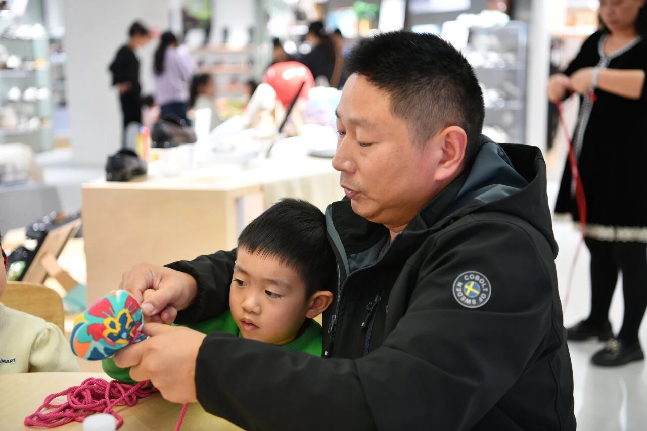 重阳亲子公益活动超暖!陪娃解锁敬老新姿势
